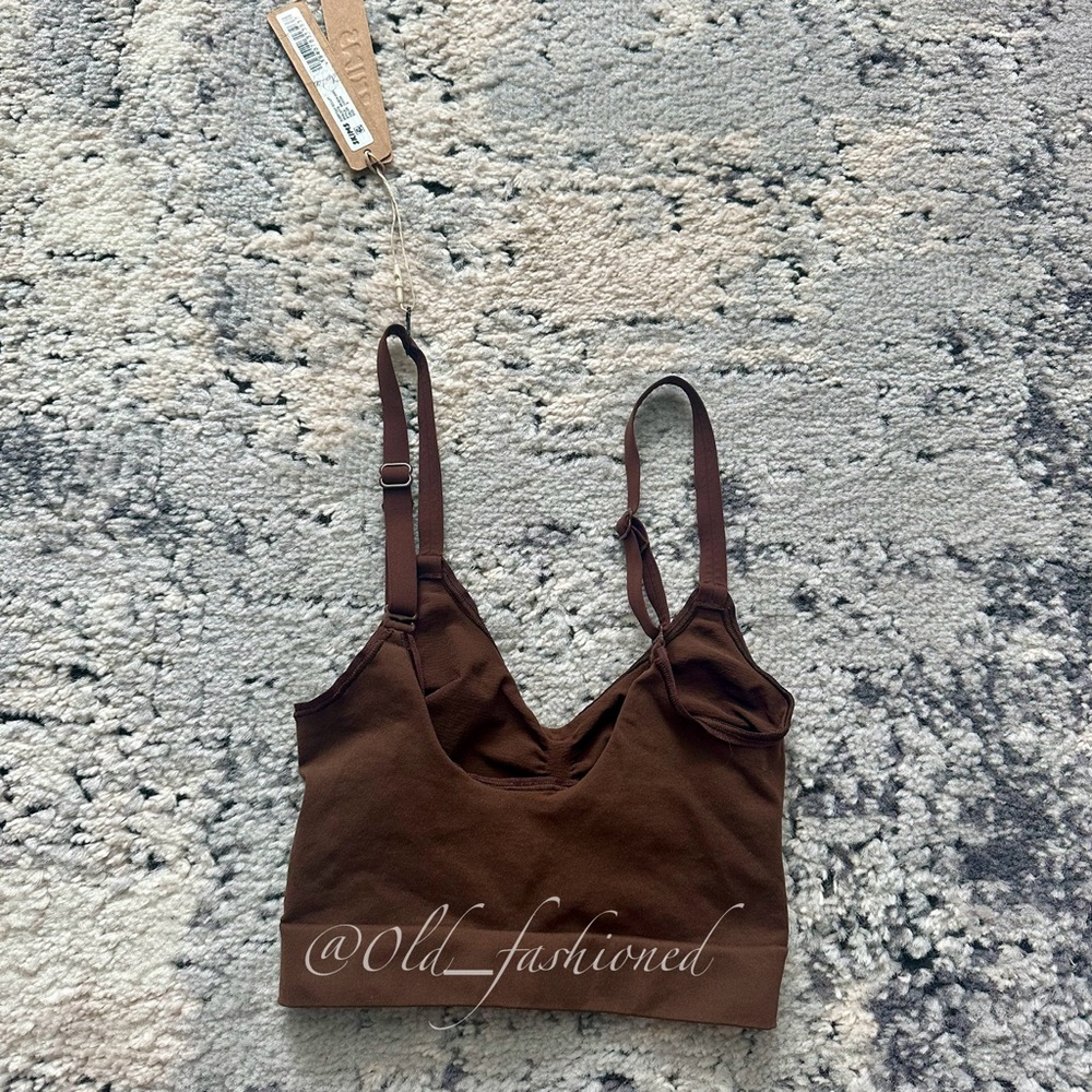 SKIMS Everyday Sculpt Bralette - Picture 7 of 9